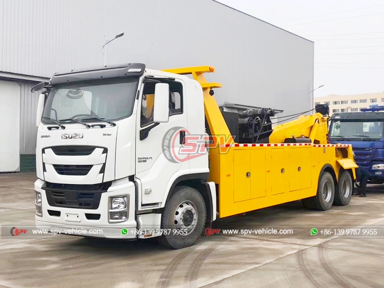 ISUZU 3 Axles Breakdown Truck - Front Left Side